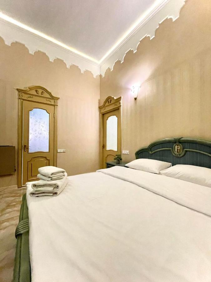 Great One Bed Right Near Opera House Apartment Kyiv Exterior photo