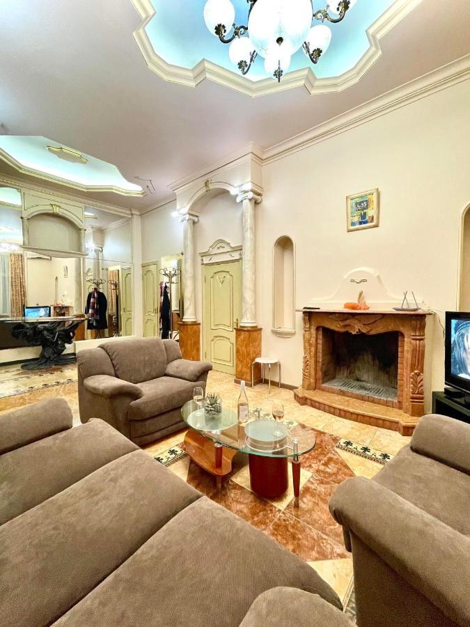 Great One Bed Right Near Opera House Apartment Kyiv Exterior photo
